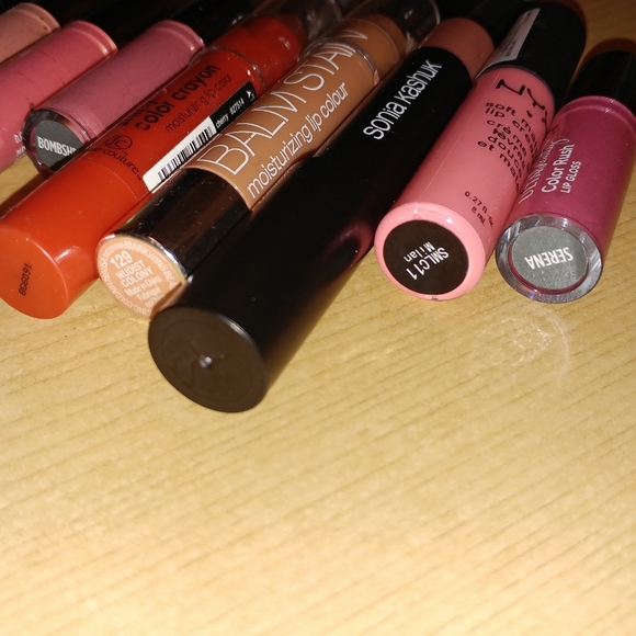 Huge lip bundle - Picture 6 of 8